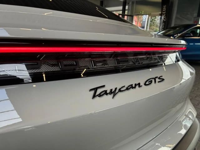 Porsche Taycan GTS
