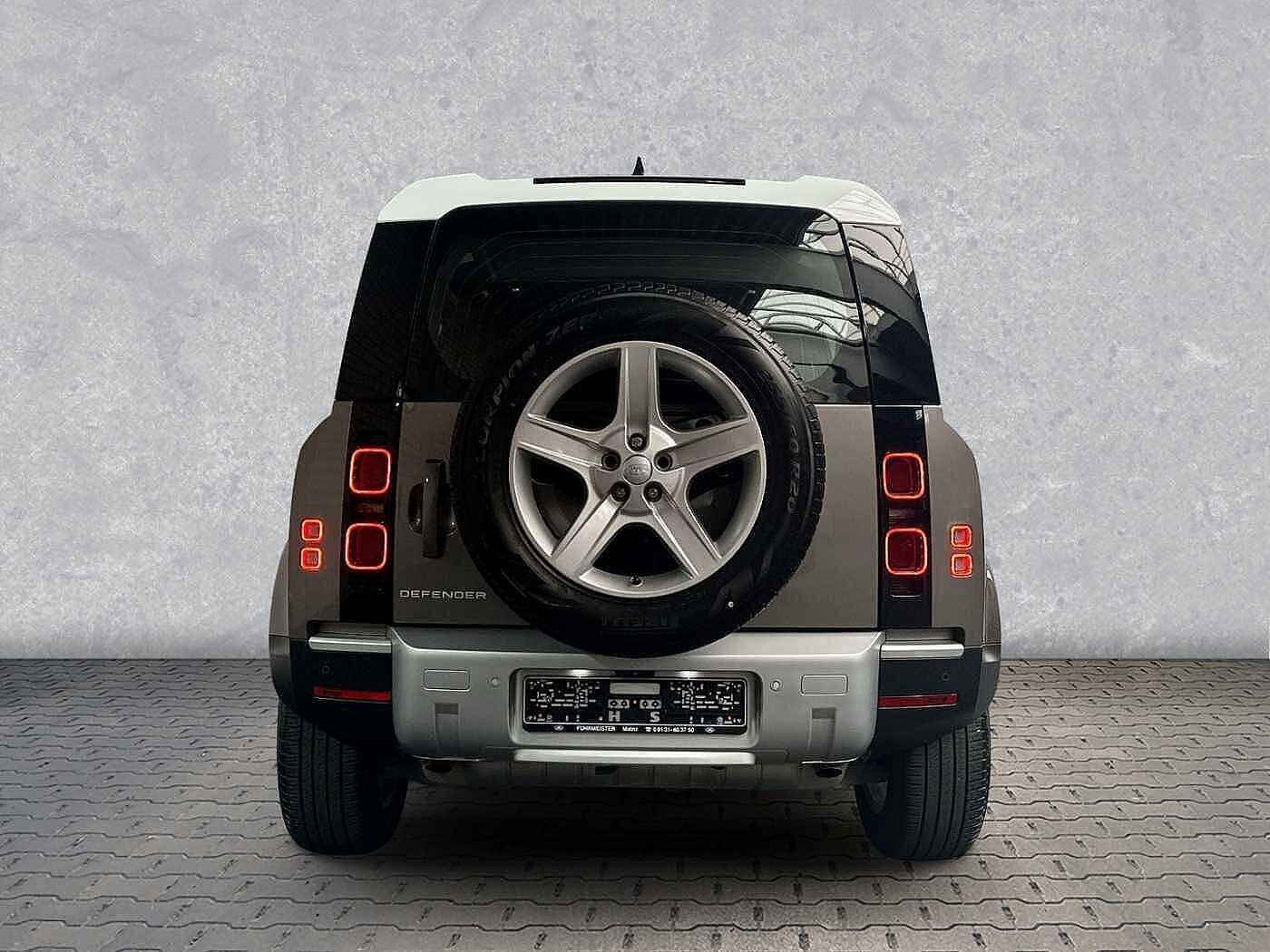 Land Rover Defender 110 SE