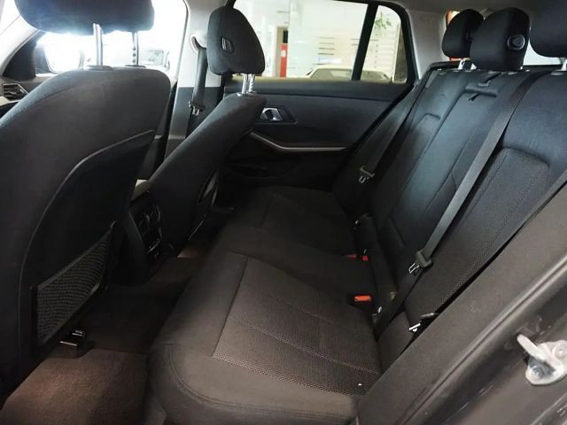 BMW 330 330e Touring xDrive