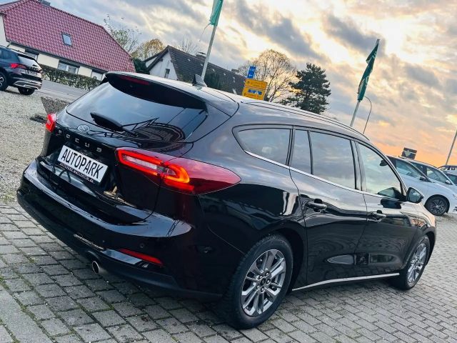 Ford Focus Titanium Wagon