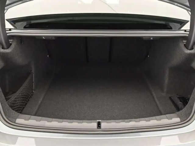 BMW 318 318d M-Sport Sedan