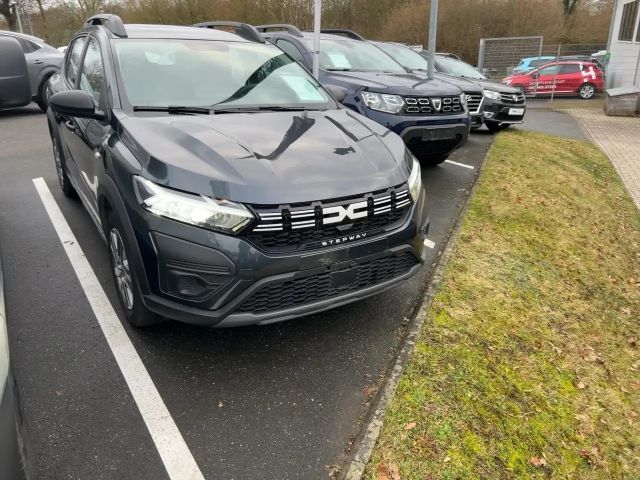 Dacia Sandero Essential Stepway TCe 90