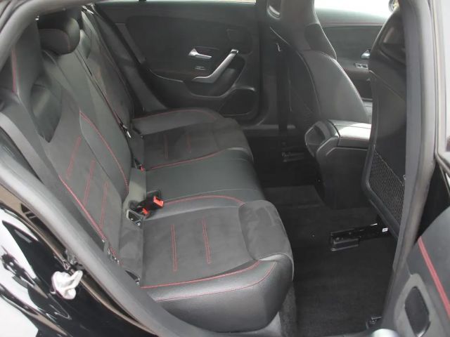 Mercedes-Benz CLA 200 AMG Line