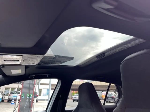 Volkswagen Golf DSG R-Line