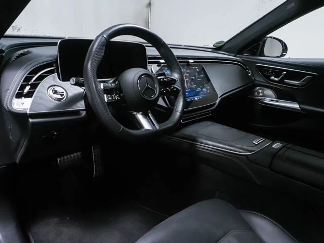 Mercedes-Benz E 220 AMG Line E 220 d Sedan