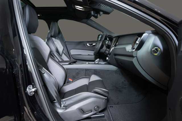 Volvo XC60 AWD Dark Plus Recharge T6