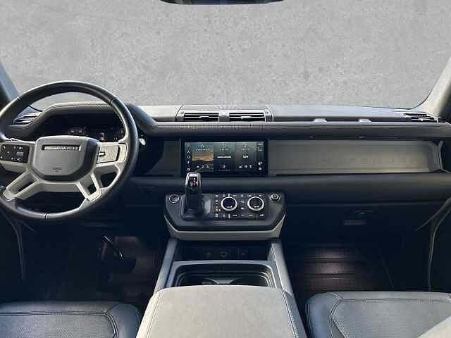 Land Rover Defender 110 S