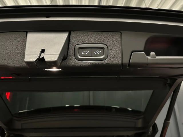 Volvo XC60 AWD Dark Plus