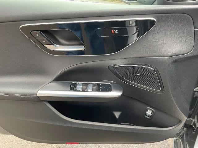 Mercedes-Benz C 180 AVANTGARDE Sedan