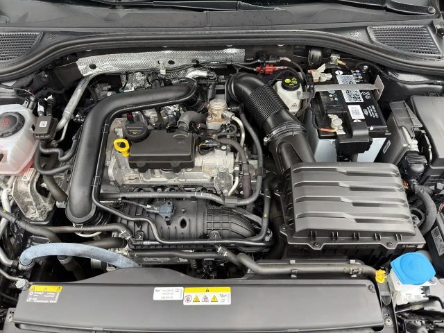 Volkswagen Golf 1.0 TSI Life Variant