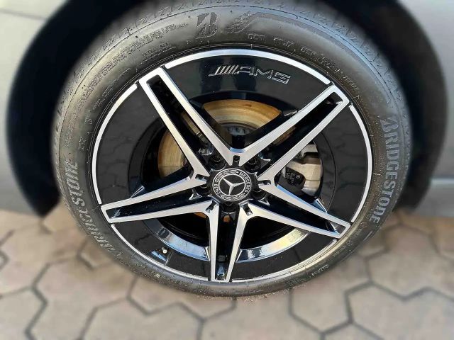 Mercedes-Benz C 200 AMG Line Sedan