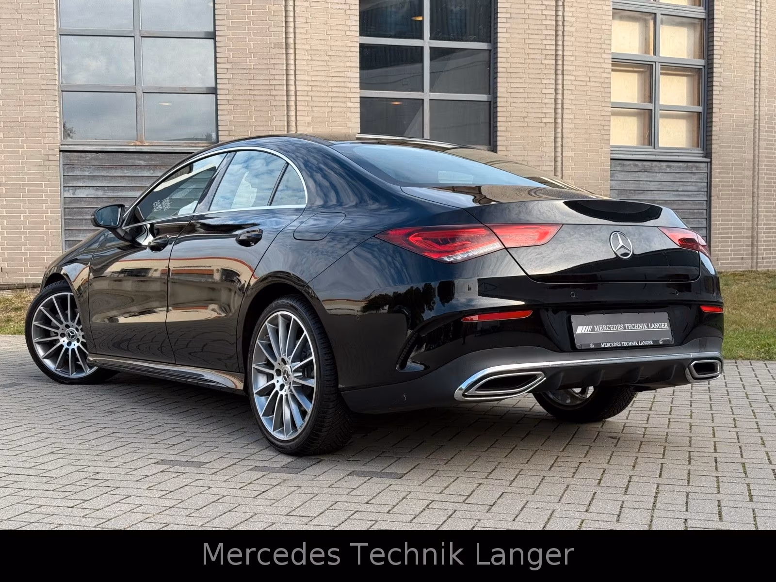 Mercedes-Benz CLA 200 AMG Line