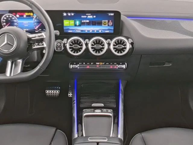 Mercedes-Benz GLA 200 AMG Line