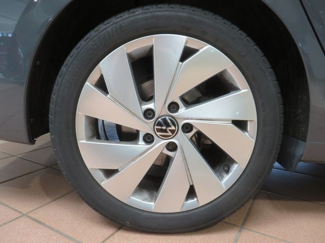 Volkswagen Golf 2.0 TDI Golf VIII Style Variant