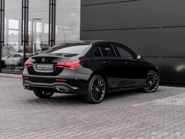 Mercedes-Benz A 250 A 250 e AMG Line
