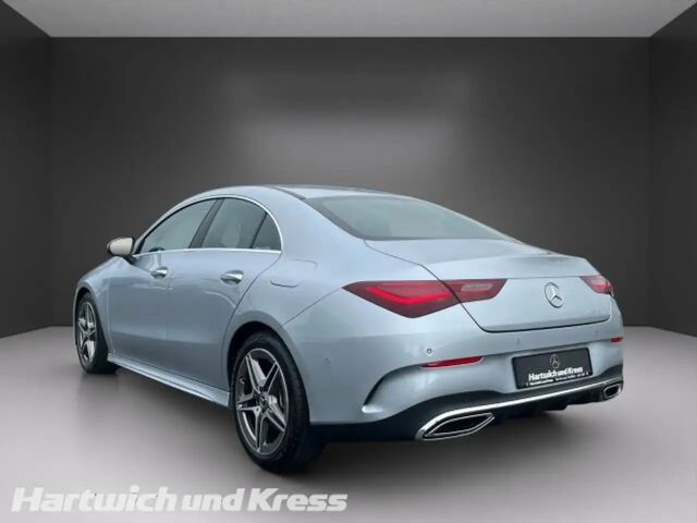 Mercedes-Benz CLA 200 AMG Line Sedan