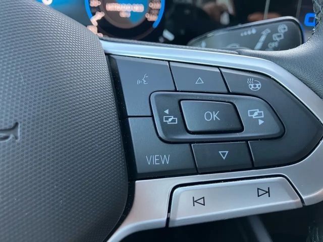 Volkswagen Golf DSG Life Variant