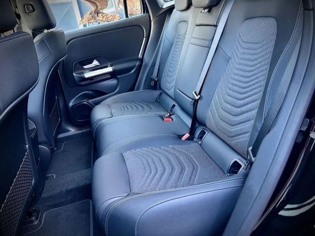 Mercedes-Benz EQA 300 4MATIC