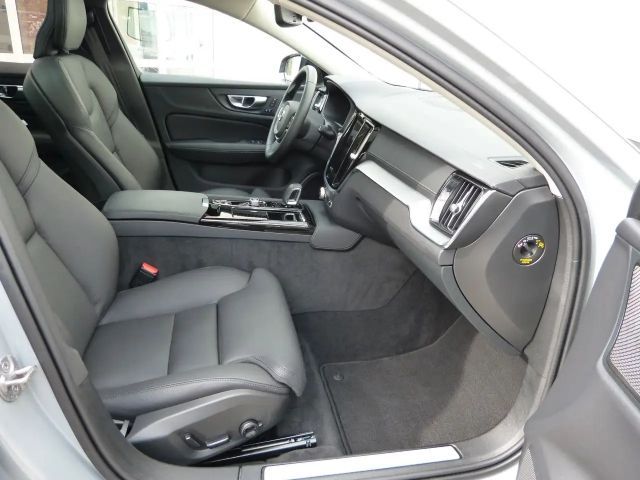 Volvo V60 AWD Dark Hybrid Ultra