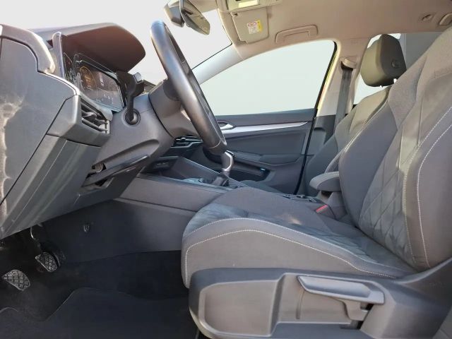 Volkswagen Golf Life Variant