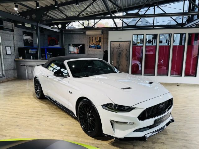 Ford Mustang Convertible GT 5.0 V8