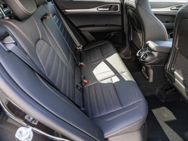 Alfa Romeo Stelvio AT8 Q4 Turbo