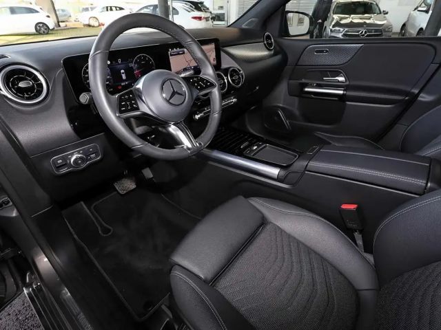 Mercedes-Benz B 180 AHK+PANORAMA+SPURHALTE+MBUX+LED+KAMERA+17"