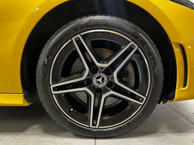 Mercedes-Benz A 250 A 250 e AMG Line