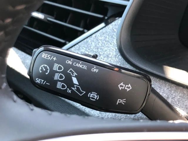 Skoda Kamiq TSI 5-Jahre Garantie LED PDC Kamera