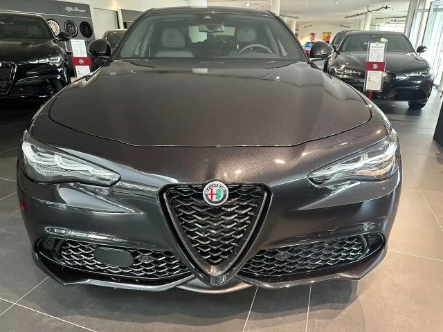 Alfa Romeo Giulia Competizione 2.0 280PS *HARMAN*Assistenz*