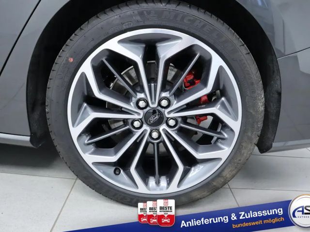 Ford Focus ST Line Wagon