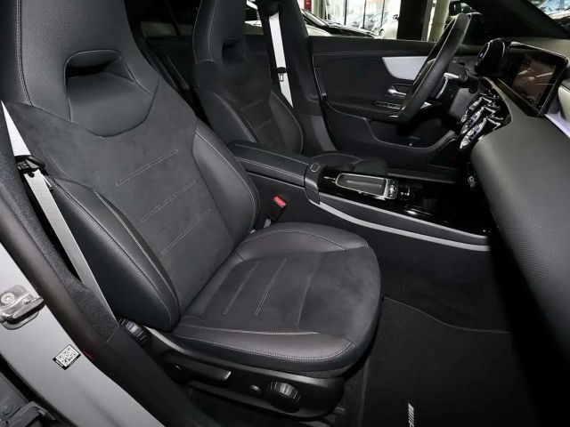 Mercedes-Benz CLA 200 AMG Line Coupé