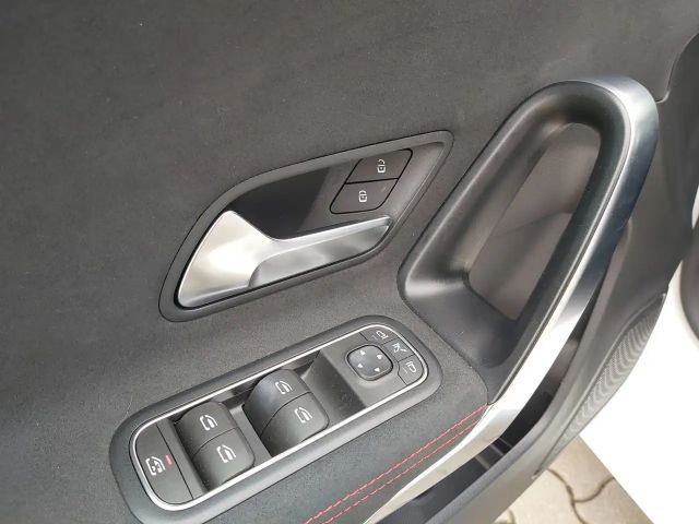 Mercedes-Benz CLA 200 AMG Line CLA 200 d Coupé