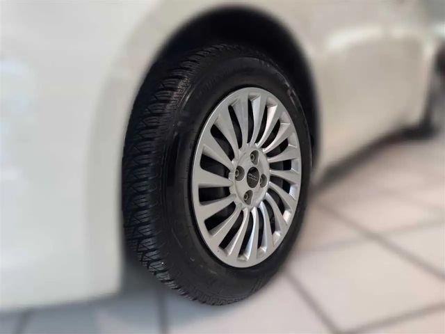 Fiat 500 42kWh Klimaautomatik CarPlay Spurhalteassistent