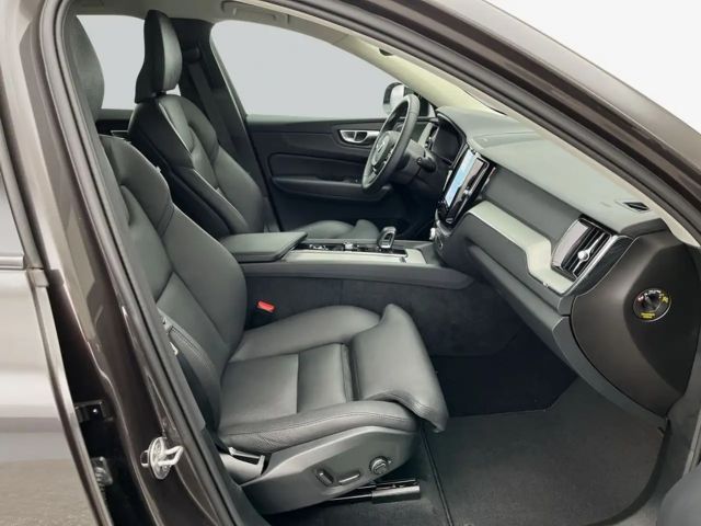 Volvo XC60 AWD Dark Plus