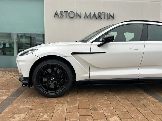 Aston Martin DBX V8