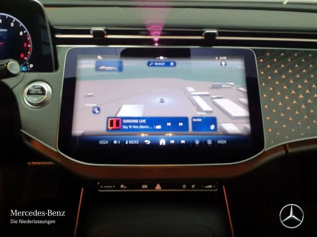 Mercedes-Benz E 200 AMG Line Sedan