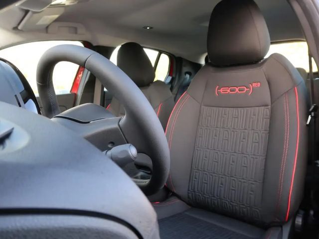 Fiat 600e RED Apple Carplay Android Auto Klima PDC