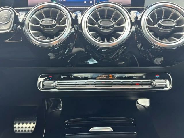 Mercedes-Benz CLA 200 AMG Line Coupé