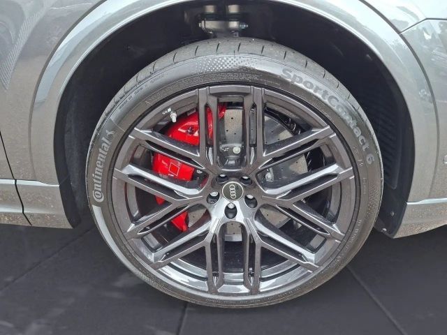 Audi RS Q8 SUV tiptronic