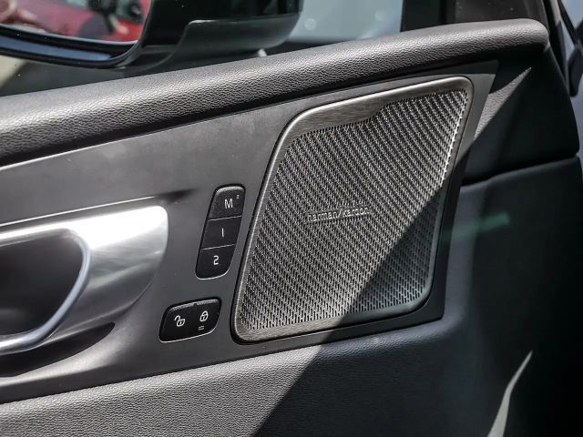 Volvo XC60 AWD Dark Plus