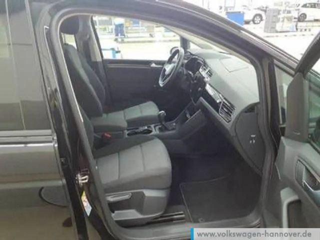 Volkswagen Touran 1.5 TSI DSG R-Line