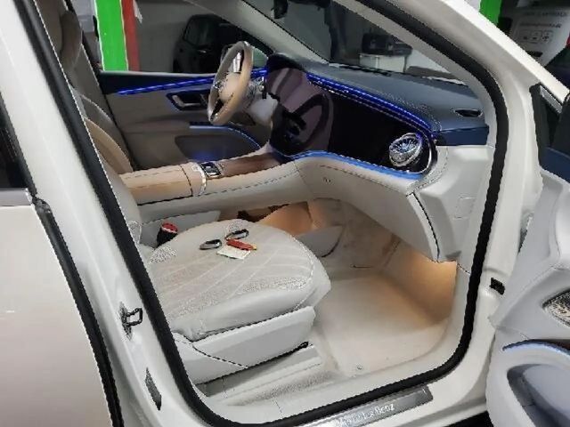 Mercedes-Benz EQS SUV EQS450+ SUV Prem HYPER FondTV Massage DISTR Pano