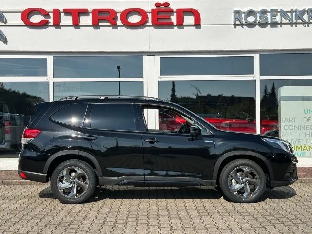 Subaru Forester 2.0ie EDIT.  BLACK PLATINUM