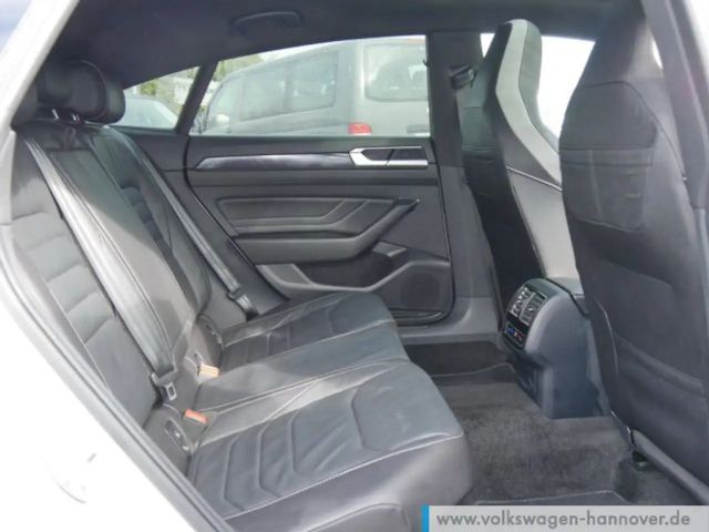 Volkswagen Arteon 2.0 TSI DSG R-Line