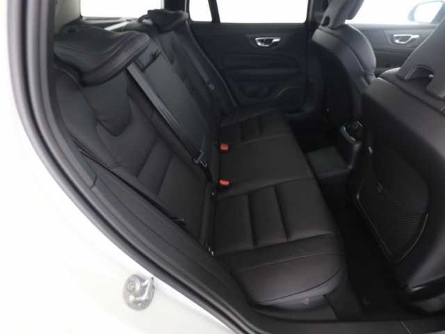 Volvo V60 AWD Dark Plus T6