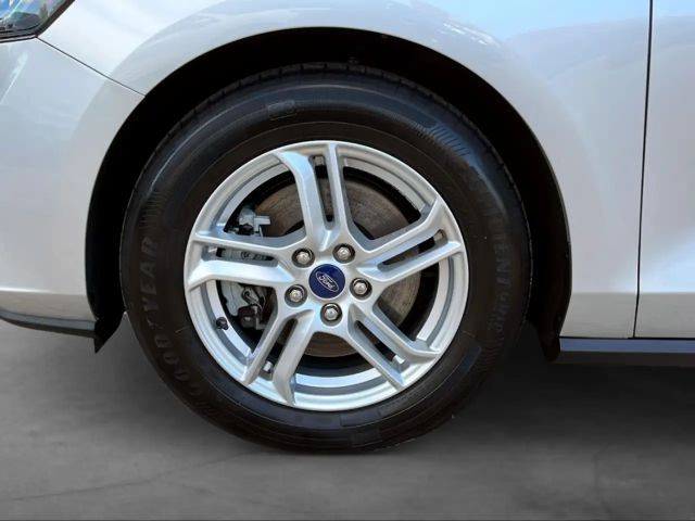 Ford Focus Cool & Connect EcoBoost Wagon