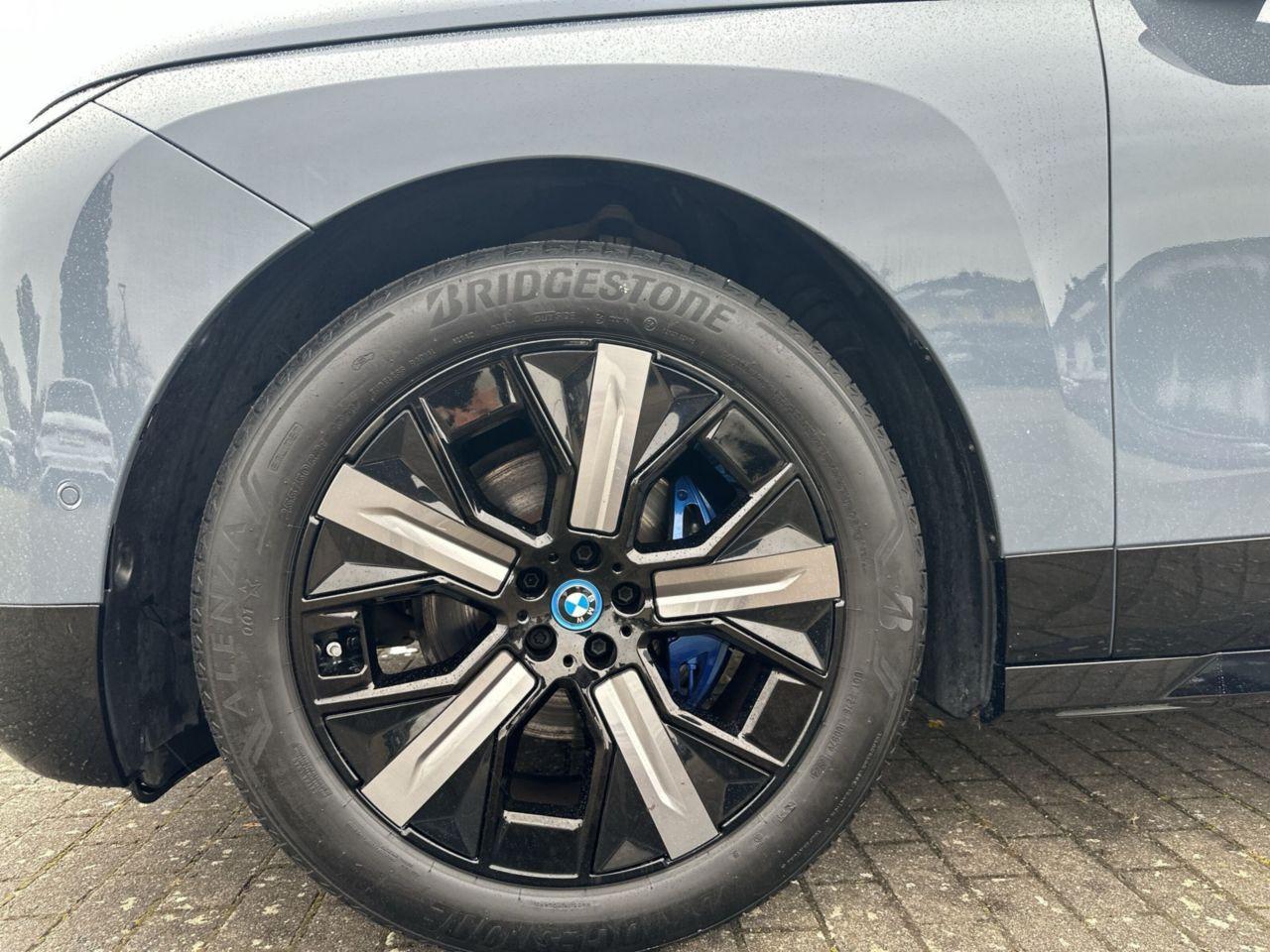 BMW iX xDrive40