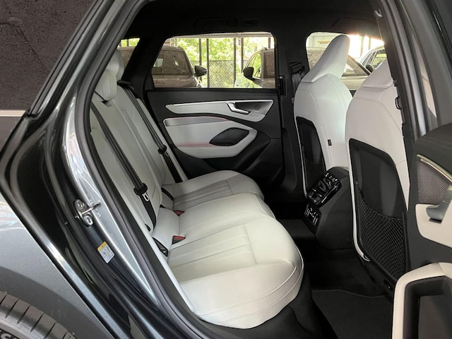 Audi A6 Avant S-Tronic