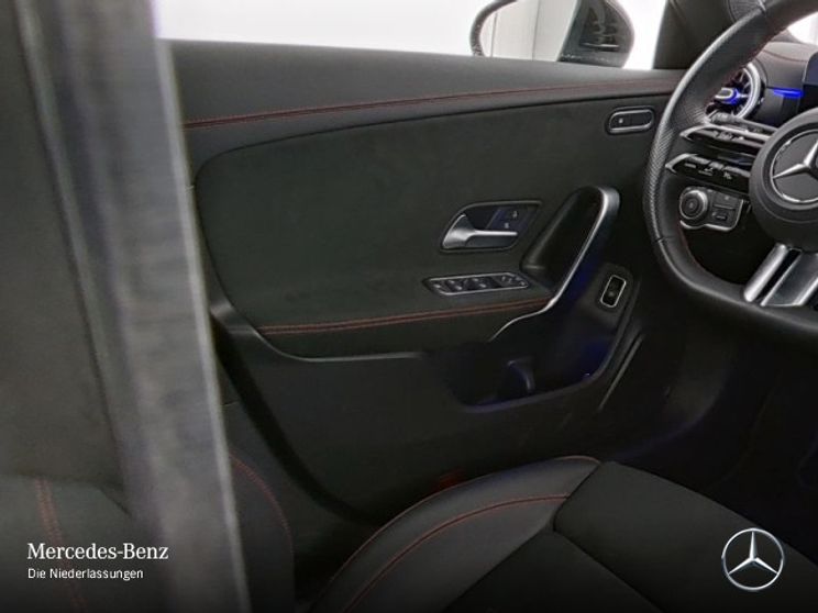 Mercedes-Benz CLA 200 AMG Line Shooting Brake